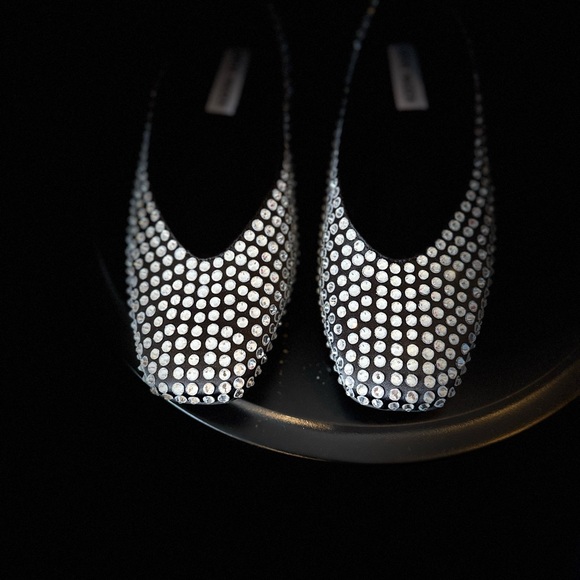 New Steve Madden Delphine Flat with Rhinestone-covered fabric upper - Picture 4 of 12